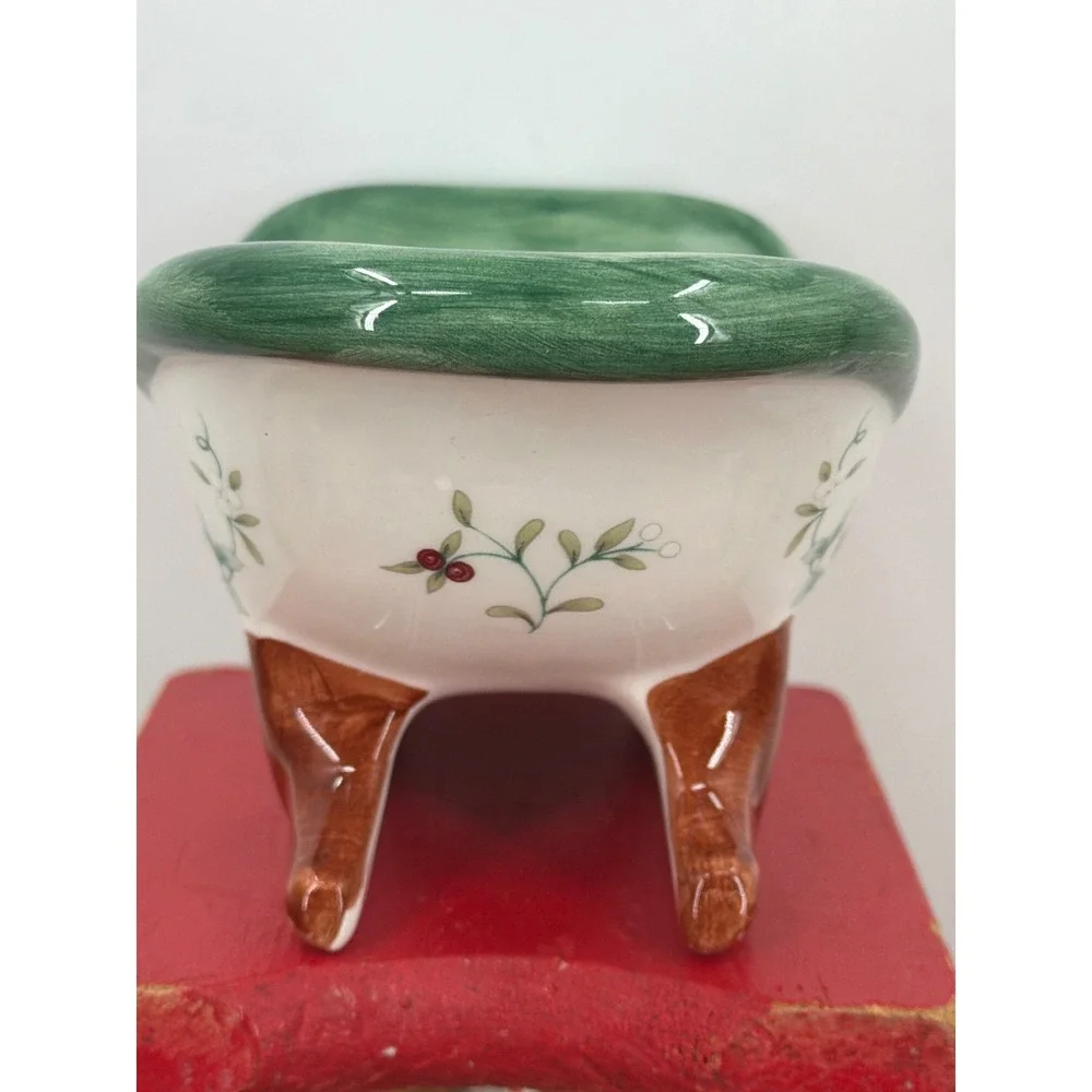 Pfaltzgraff Winterberry Ceramic Sleigh Soap Dish Christmas Holiday Decor 7 Inch